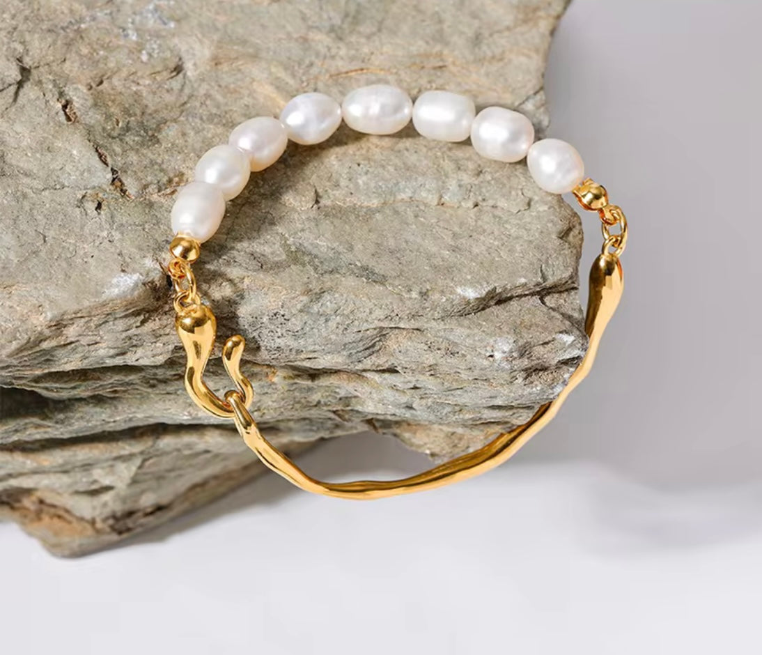 Low tide — Pearl & Molten Bangle